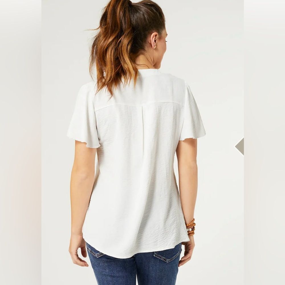 Coco + Carmen Savanna white, half button down, flutter sleeve size S/M - Picture 4 of 7